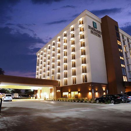 Embassy Suites By Hilton Dallas Market Center Eksteriør bilde