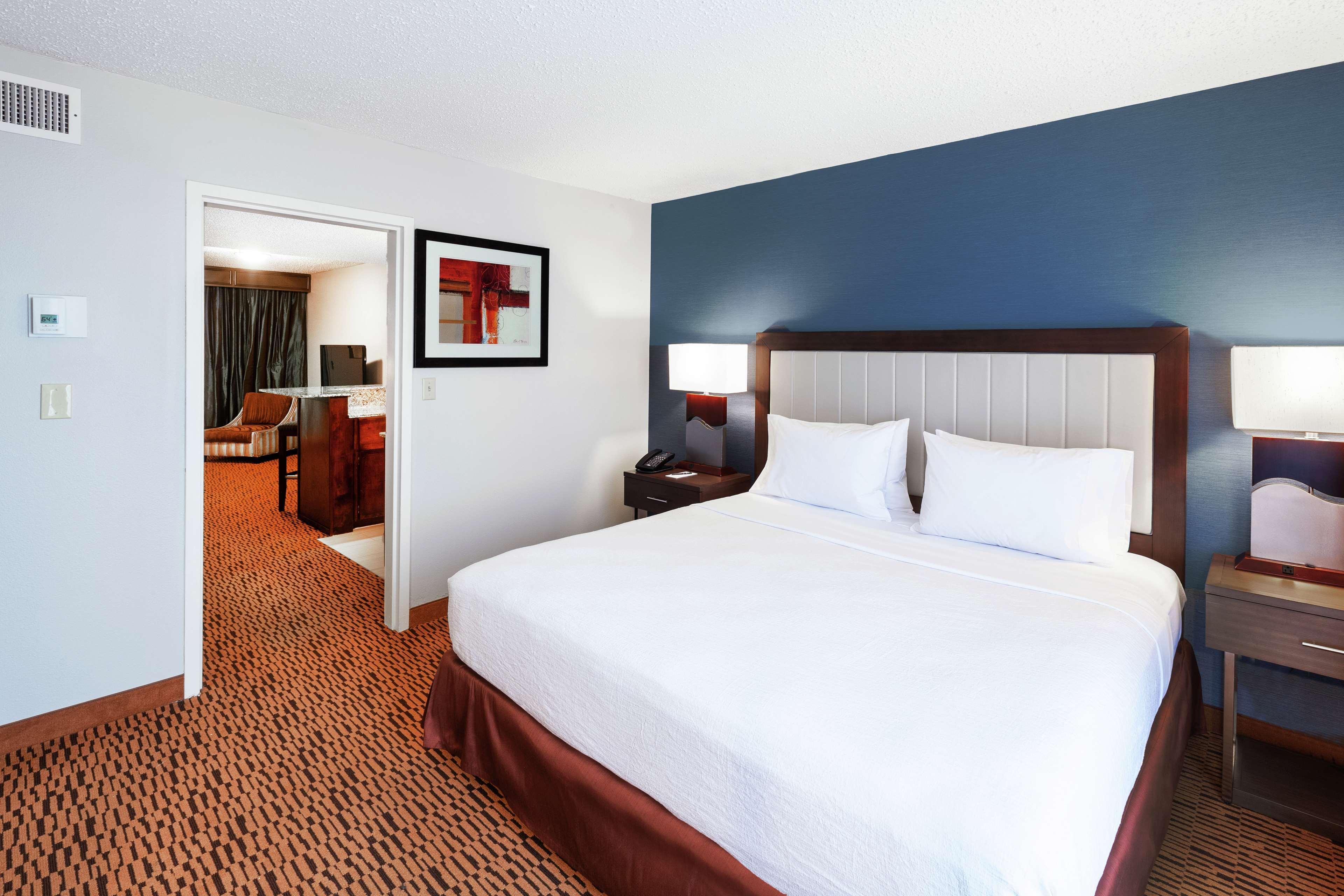 Embassy Suites By Hilton Dallas Market Center Eksteriør bilde