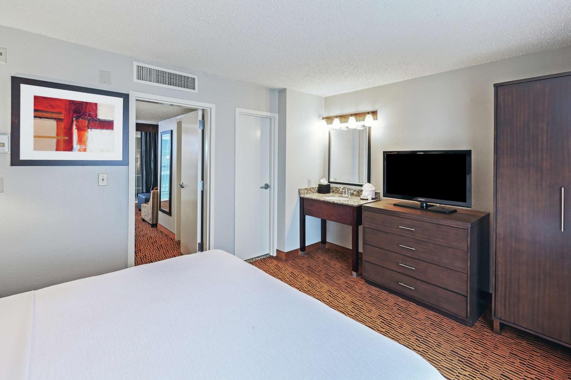 Embassy Suites By Hilton Dallas Market Center Eksteriør bilde