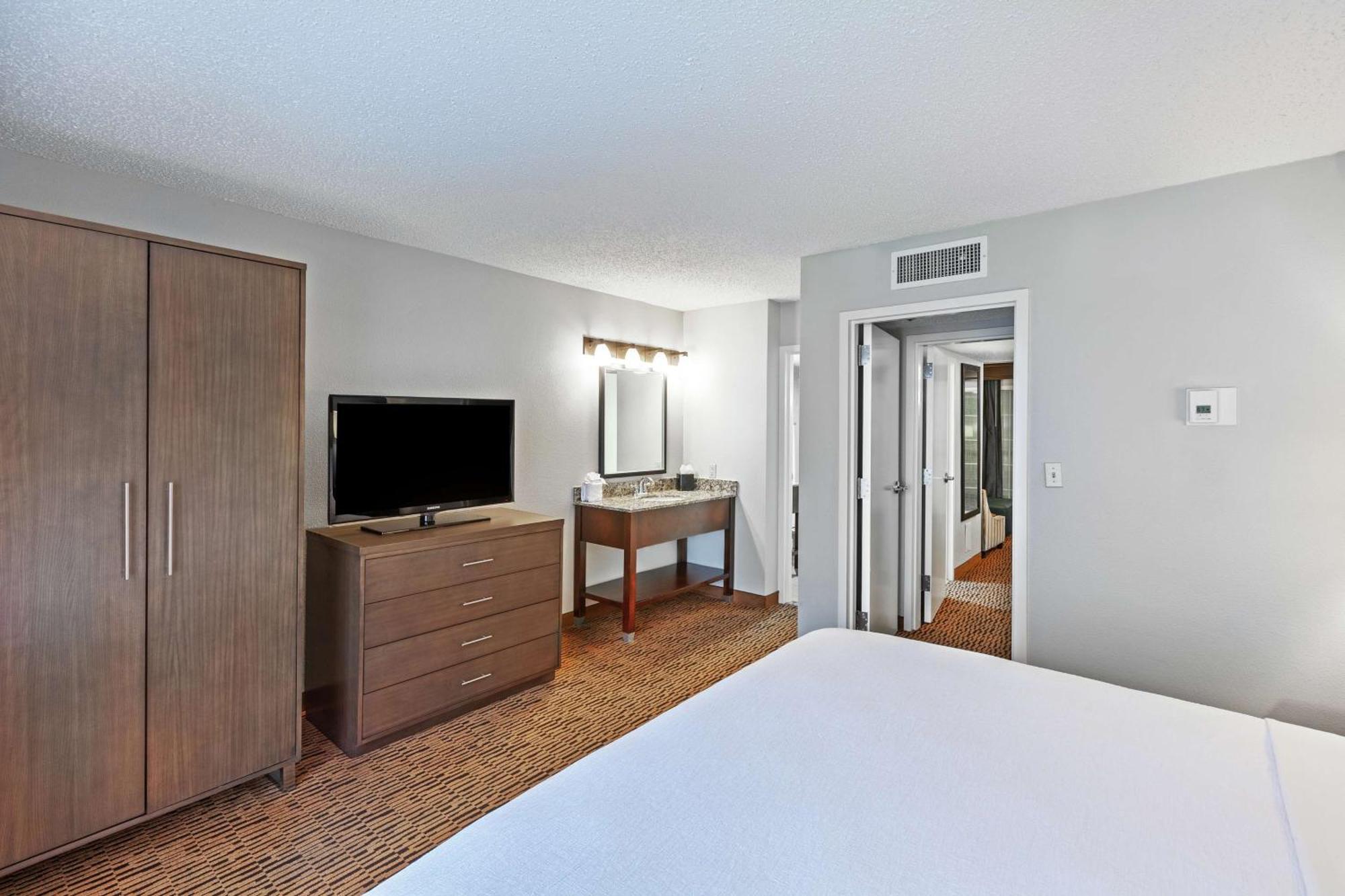 Embassy Suites By Hilton Dallas Market Center Eksteriør bilde