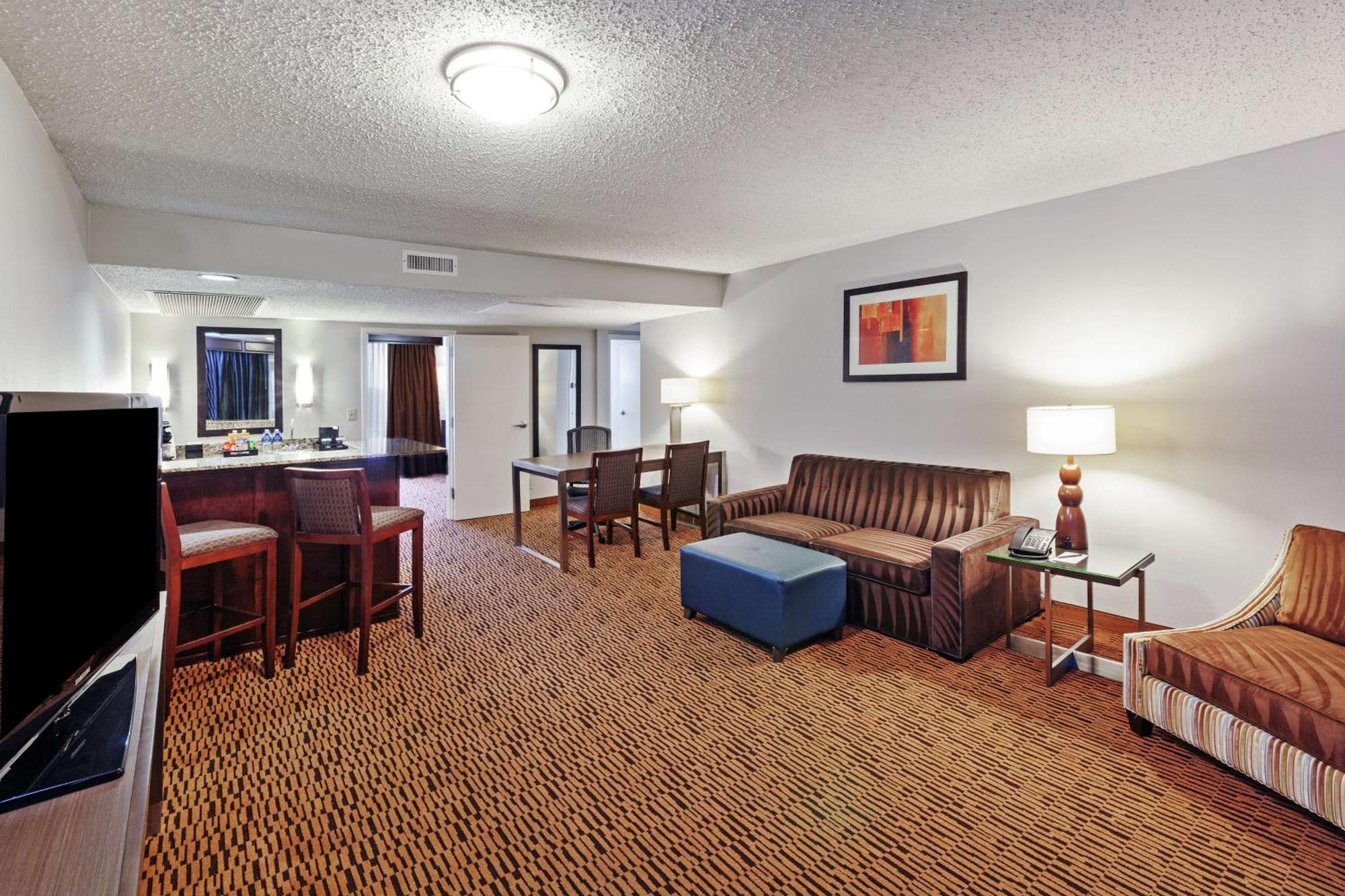 Embassy Suites By Hilton Dallas Market Center Eksteriør bilde