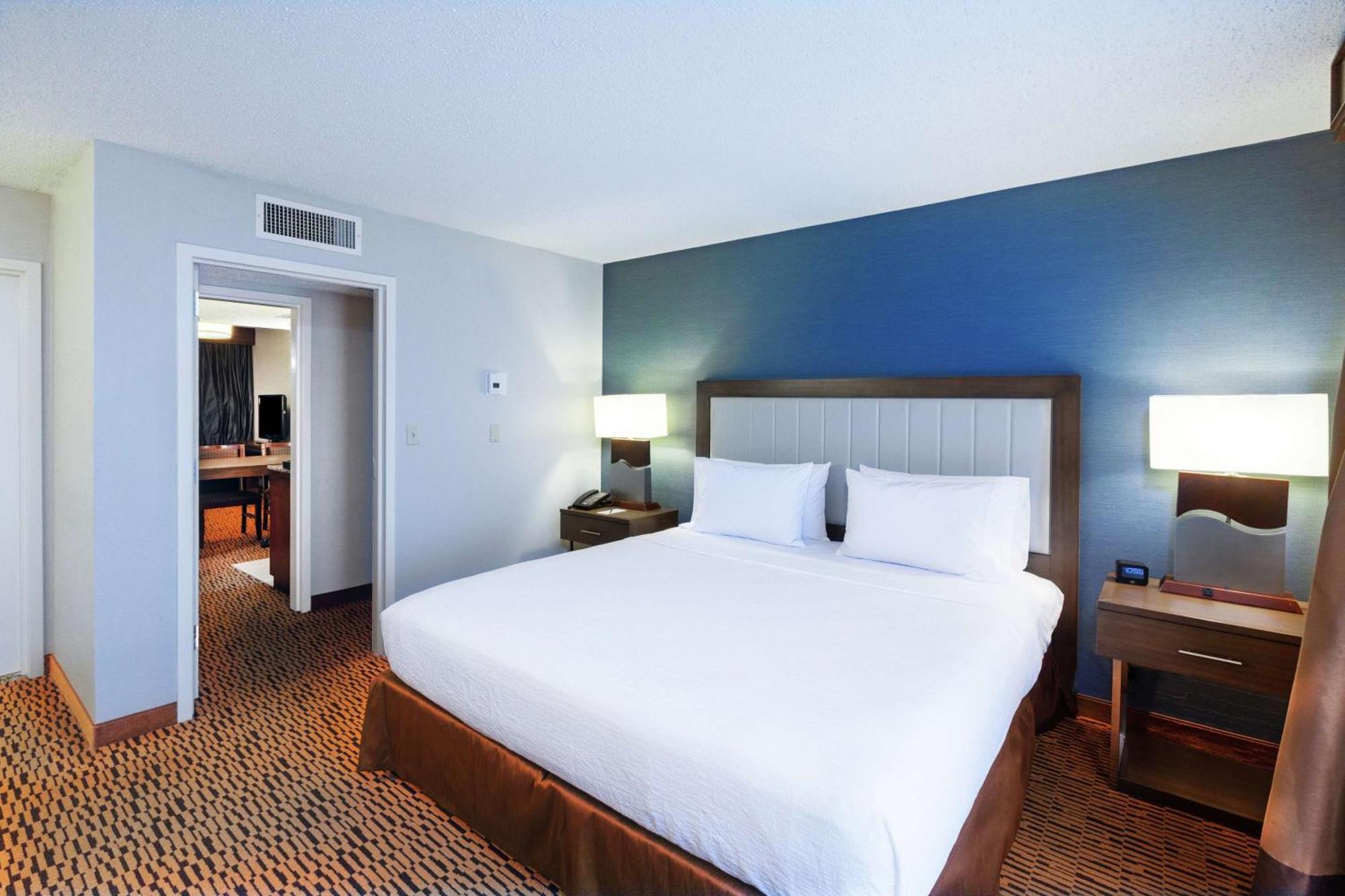Embassy Suites By Hilton Dallas Market Center Eksteriør bilde