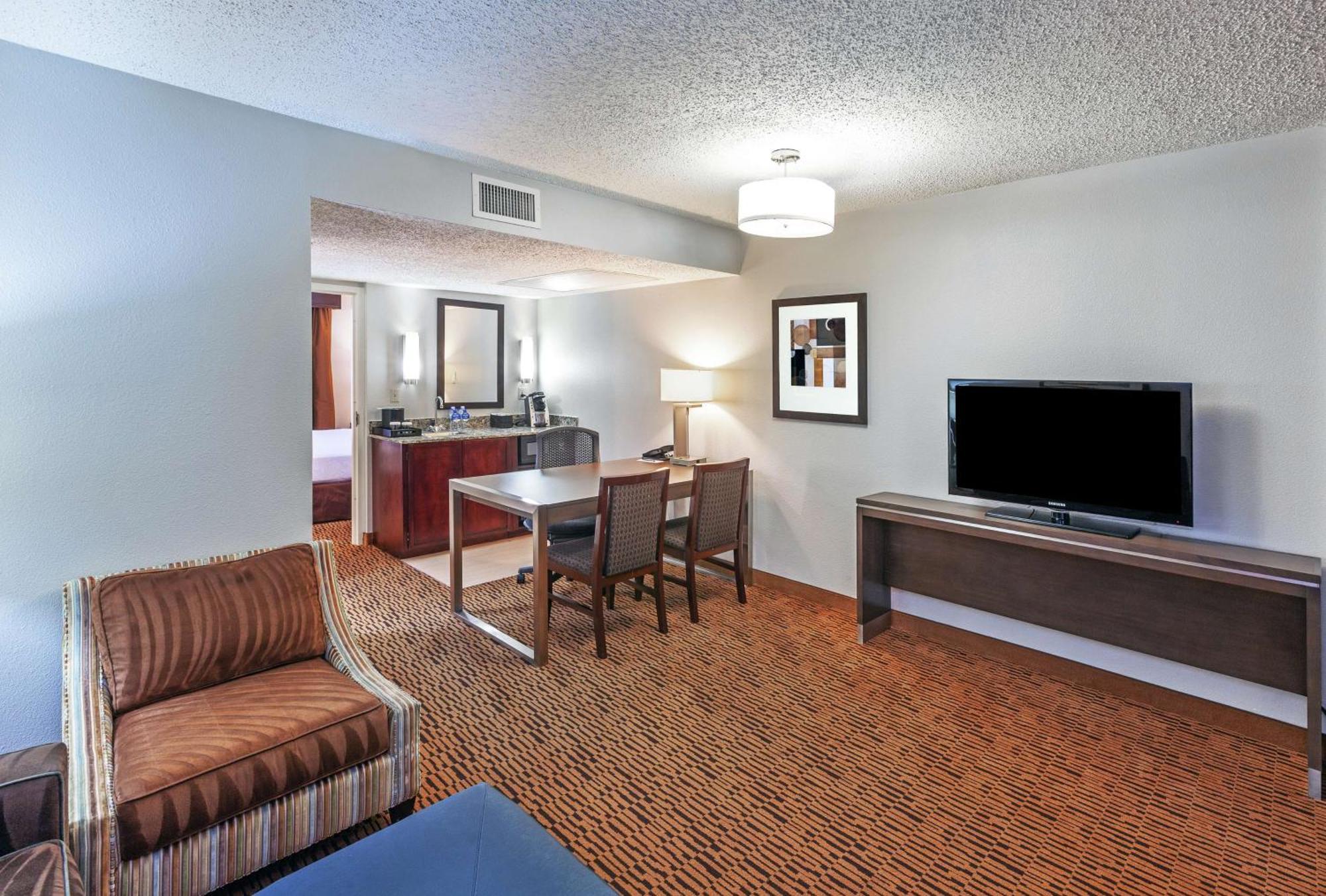 Embassy Suites By Hilton Dallas Market Center Eksteriør bilde