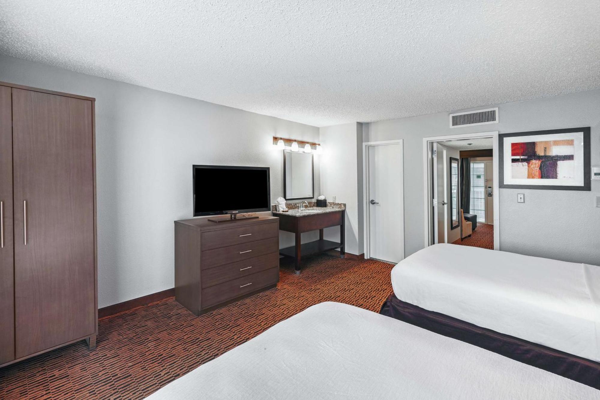 Embassy Suites By Hilton Dallas Market Center Eksteriør bilde