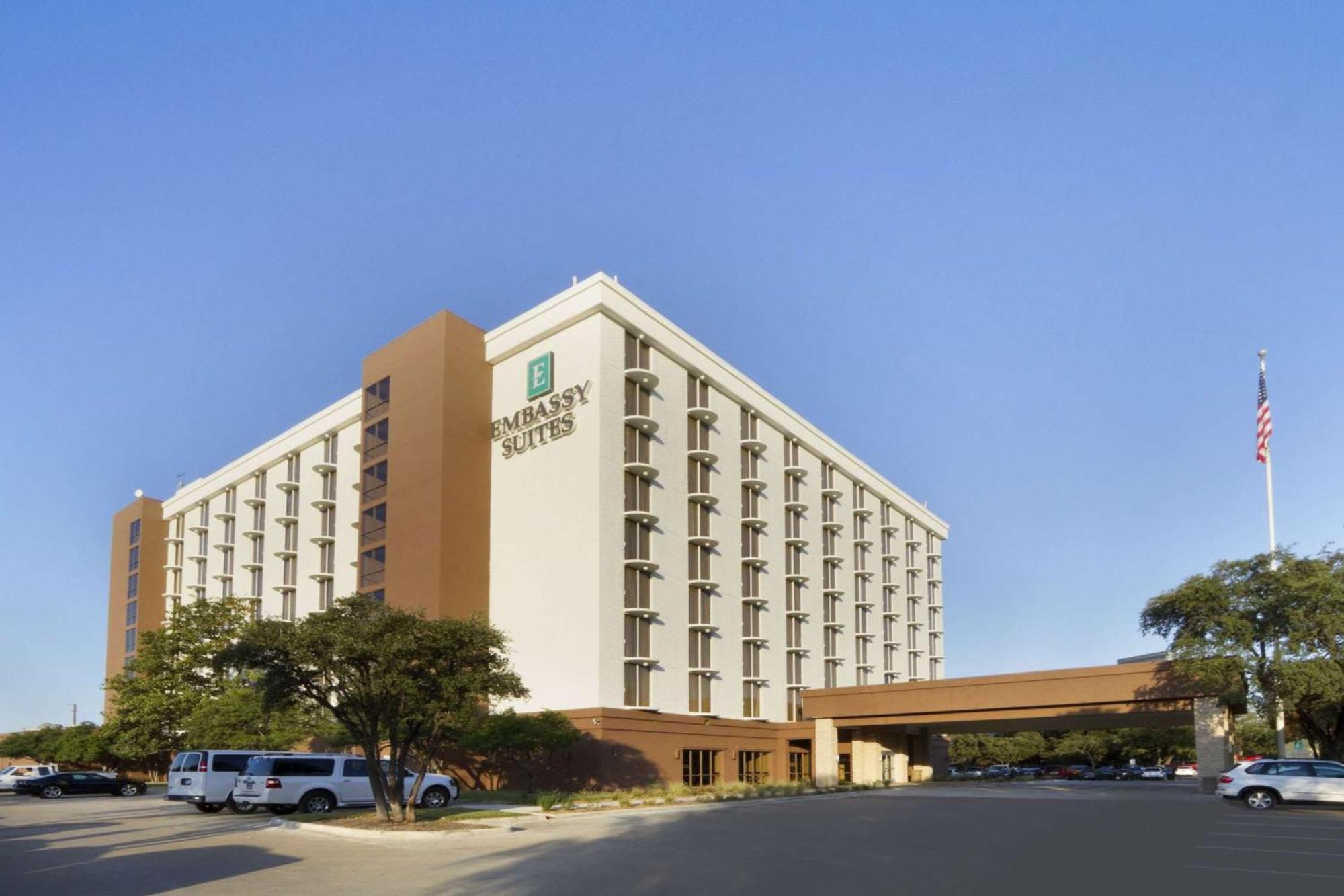 Embassy Suites By Hilton Dallas Market Center Eksteriør bilde