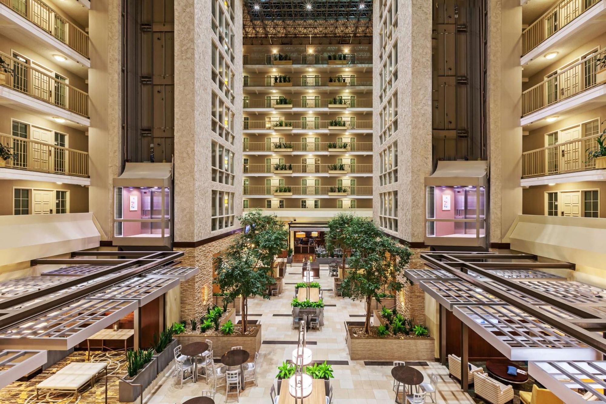 Embassy Suites By Hilton Dallas Market Center Eksteriør bilde