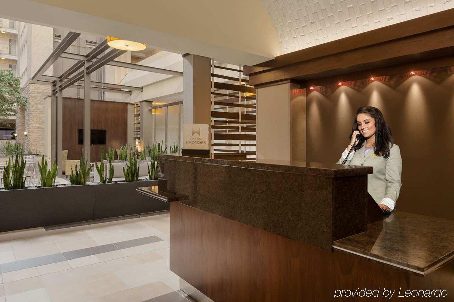 Embassy Suites By Hilton Dallas Market Center Interiør bilde